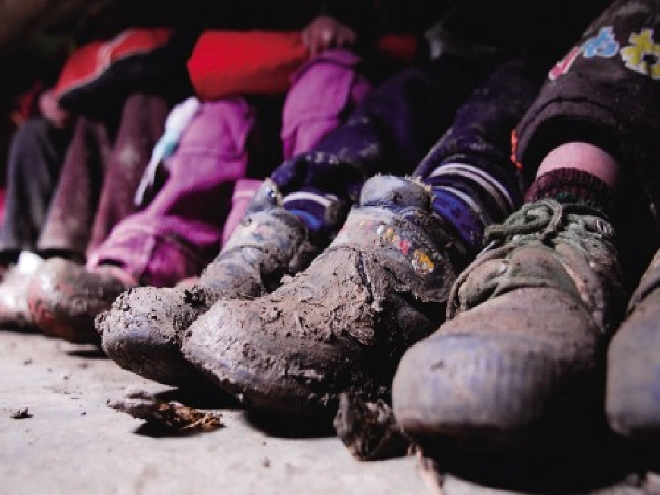 《山沟里的孩子》ppt课件(尚晓军)_第2页