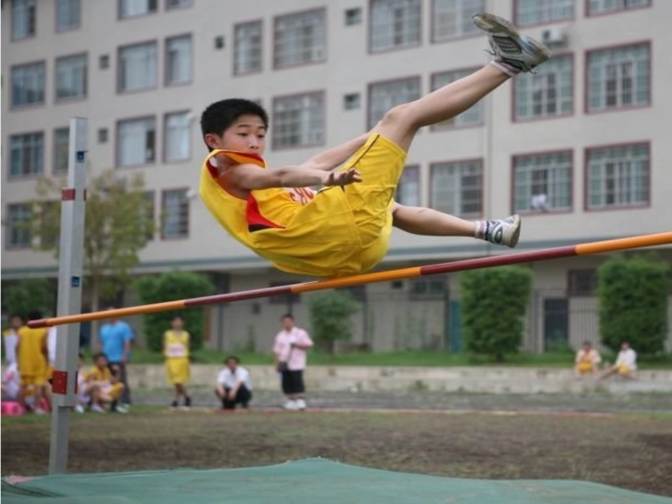 (部编)人教语文2011课标版一年级下册《操场上》教学课件_第2页