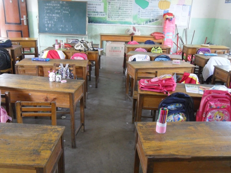 《让我们的教室更清洁》PPT课件_第2页