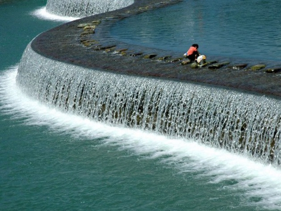 《索溪峪的“野”》水演示文稿_第1页