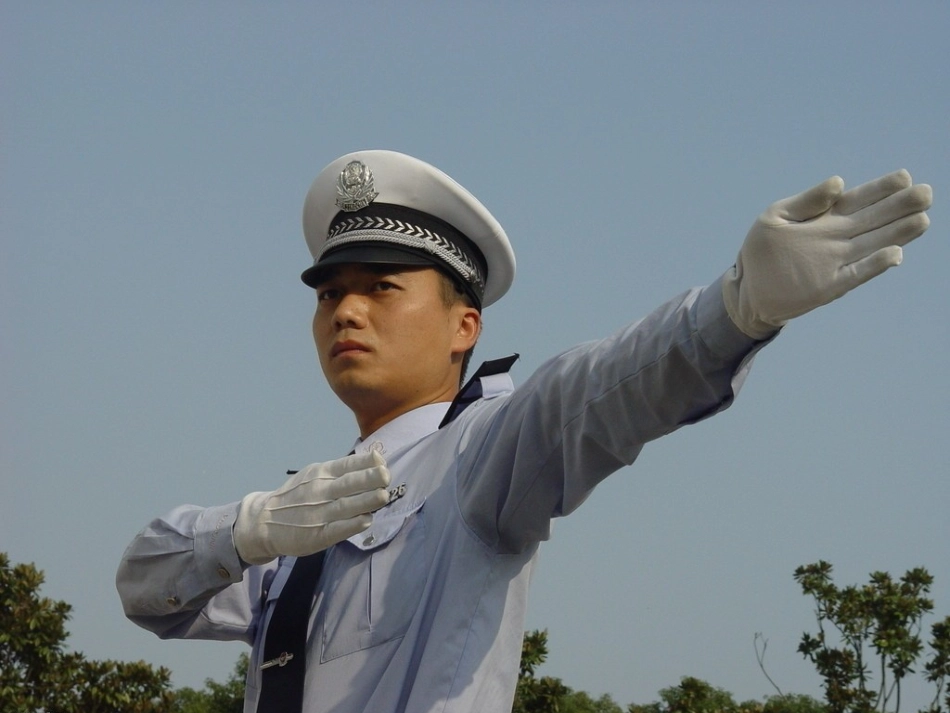 我们身边的人_第3页