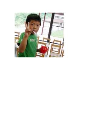 小学生吃饭图片