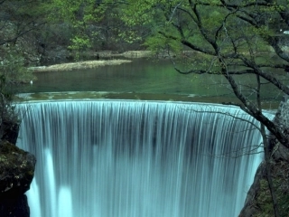 《爱护水资源》课件1