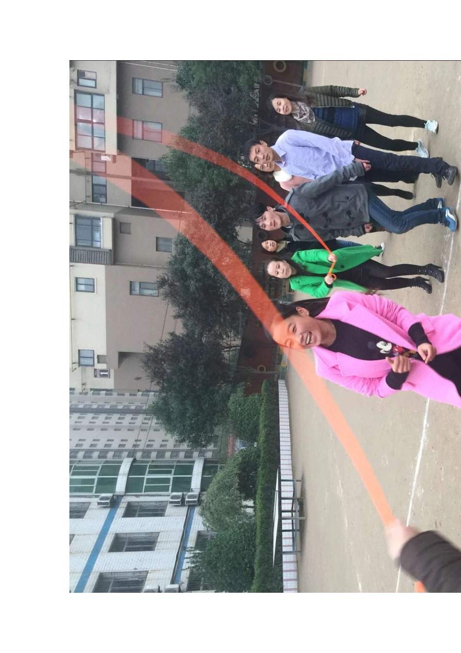 快乐的老师们_第1页