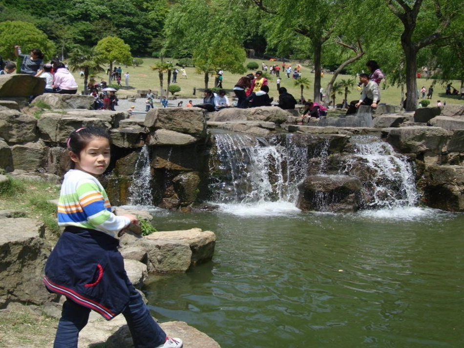 愉快的春游课件_第2页