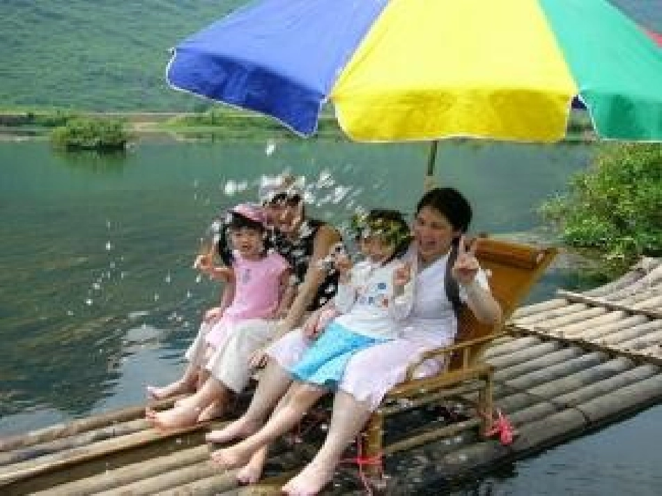 小小竹排画中游 (9)_第3页
