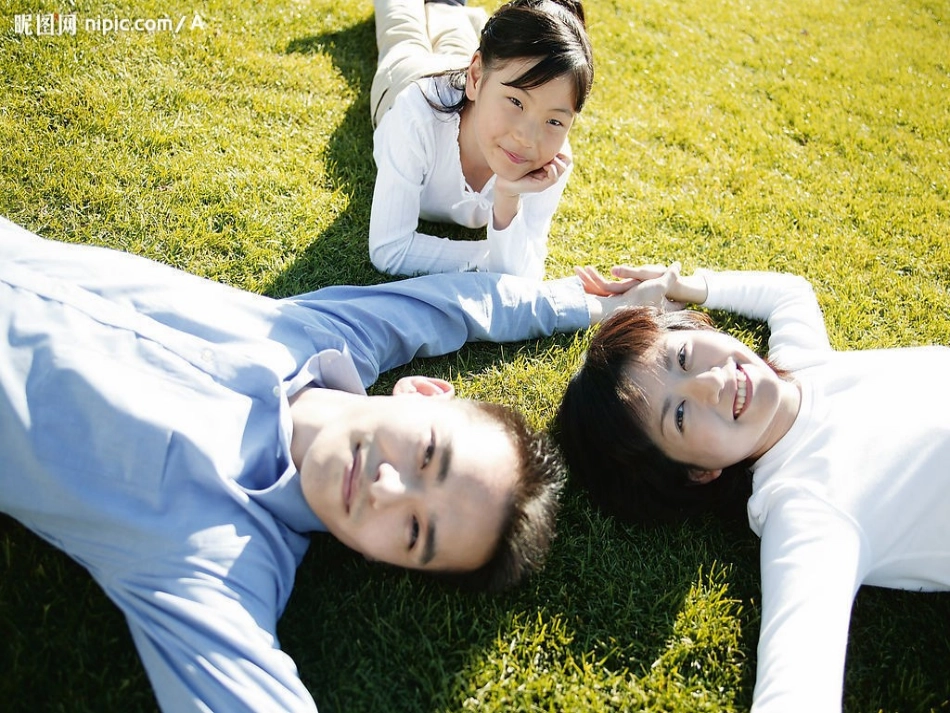 人教版小学语文四年级下册《15一个中国孩子的呼声》PPT课件_第3页