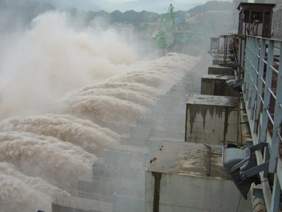 治水必躬亲课件_第2页