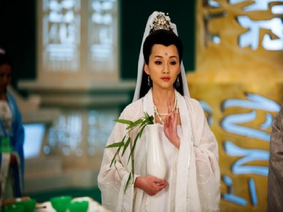 七年级语文（2013修订版）上《小圣施威降大圣》课件_第1页