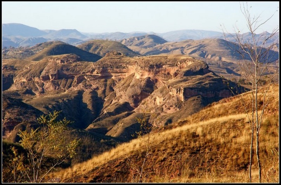 沟壑纵横的黄土高原-曹英宇_第2页