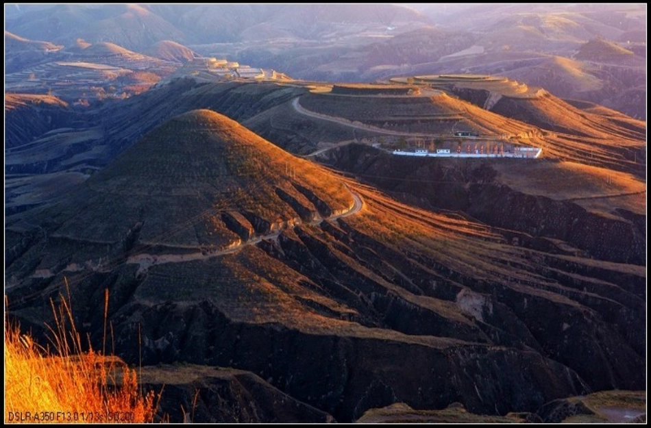 沟壑纵横的黄土高原-曹英宇_第3页