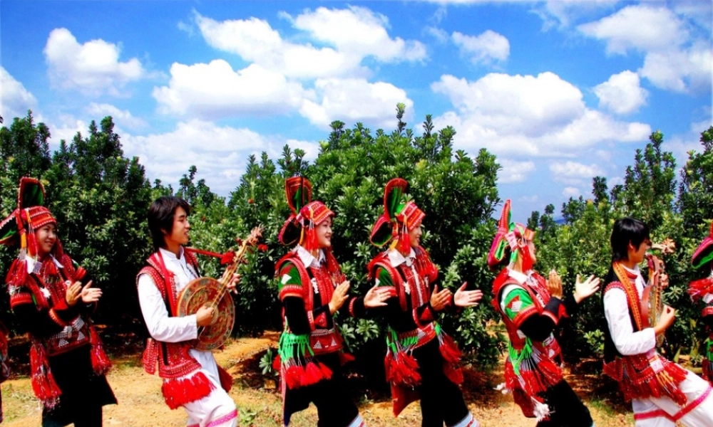 初级八年级语文下册 16 云南的歌会课件 (新版)新人教版 课件