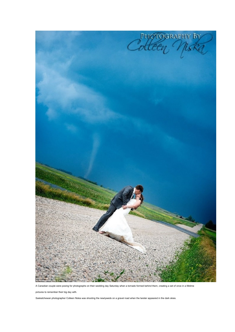 IncredibleweddingpicturesshowTORNADOformbehindnewlyweds_第3页