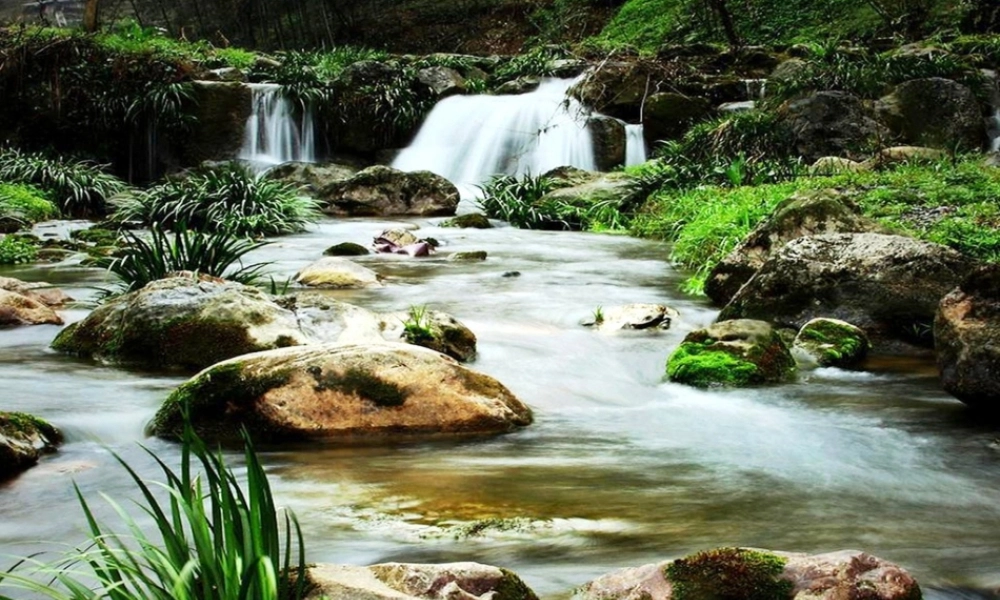 《勇敢的小溪》教学课件