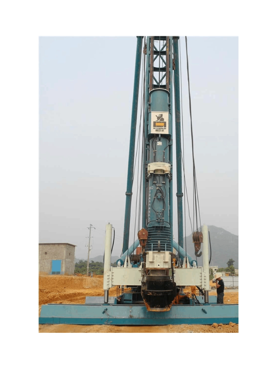 预应力管桩施工机械_第3页