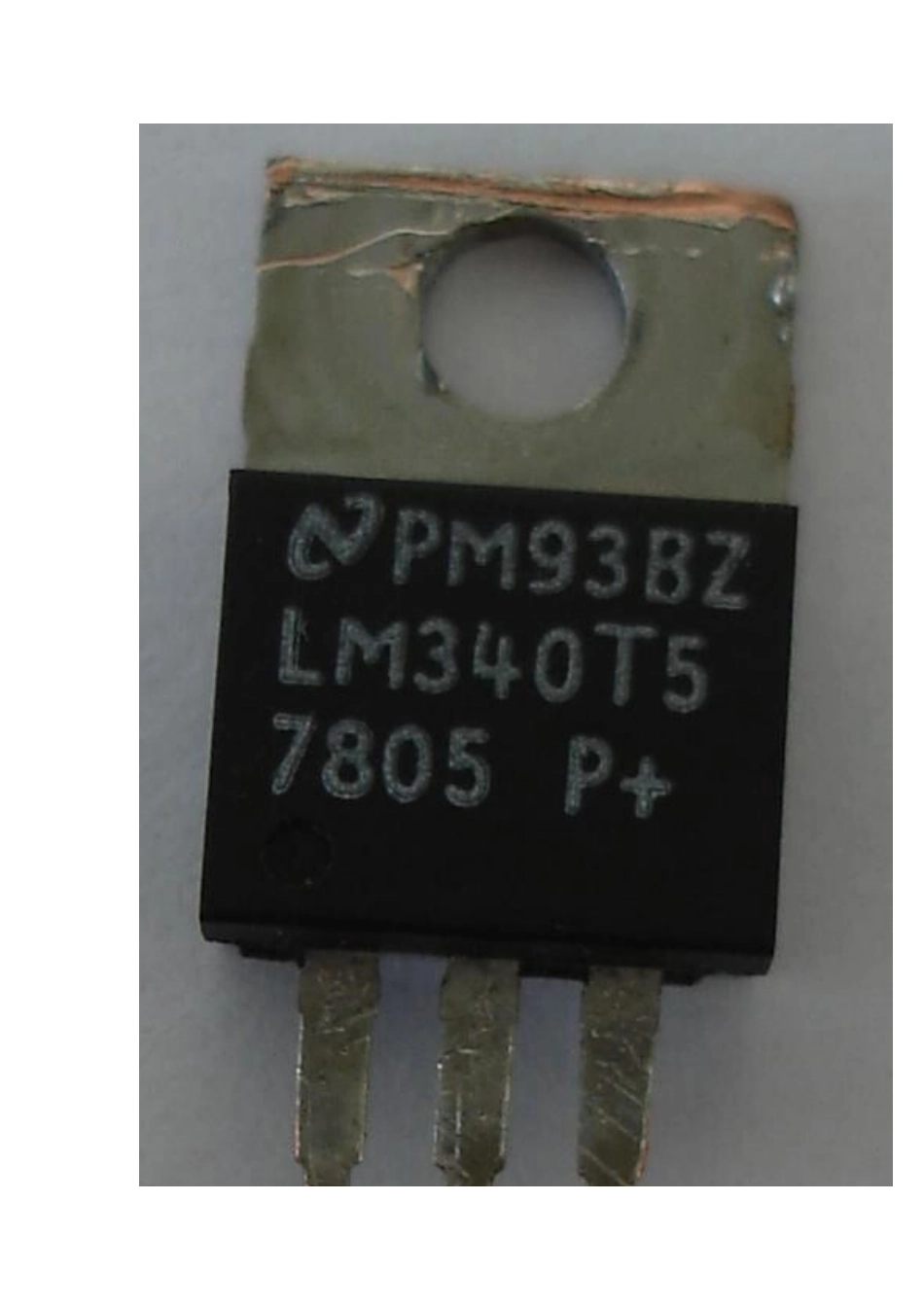 三端稳压7805和7905稳压原理及典型电路_第2页
