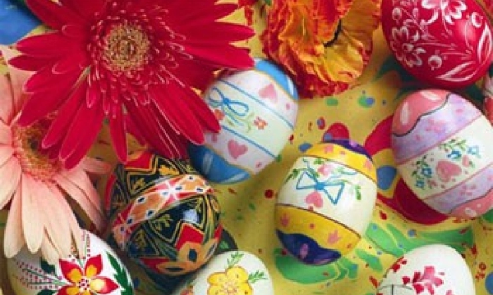 2014秋五年级英语上册 Module 3 Unit 2 Easter is in Spring in the UK课件1 外研版（一起）