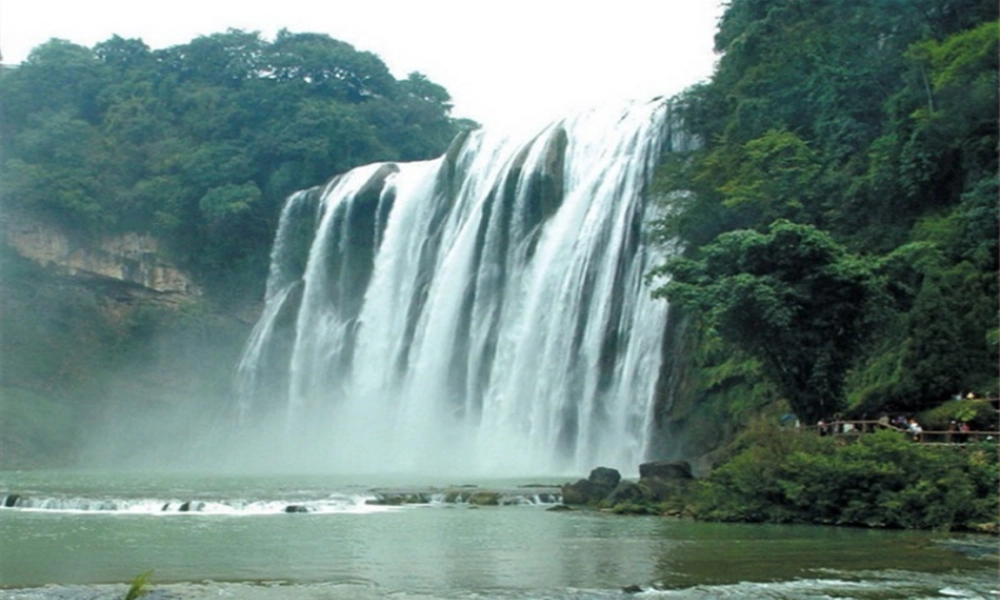 三年级语文上册 第三单元 望庐山瀑布课件1 湘教版-湘教版小学三年级上册语文课件