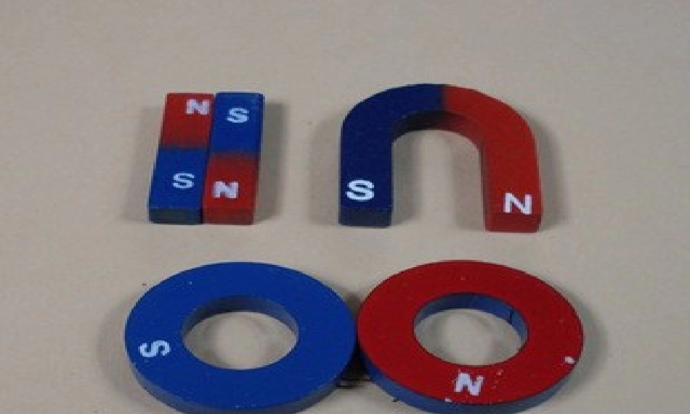 二年级科学下册 磁铁 1 磁铁能吸引什么课件 教科版-教科版小学二年级下册自然科学课件