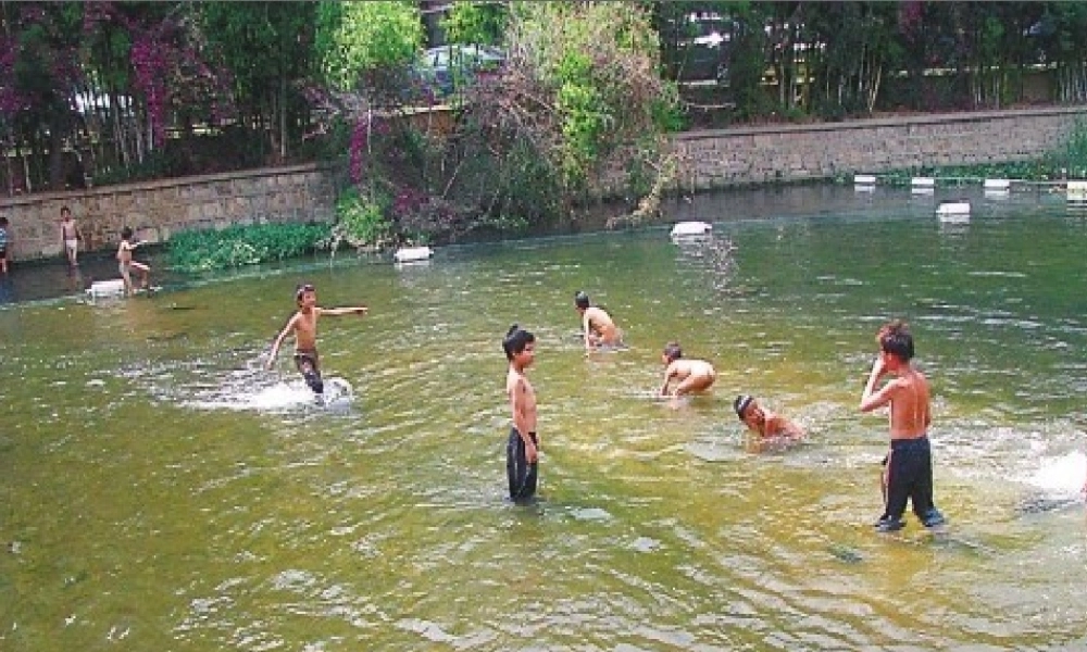 六年级科学下册 二 水环境污染与保护 1 小河的哭泣课件（2） 湘教版-湘教版小学六年级下册自然科学课件